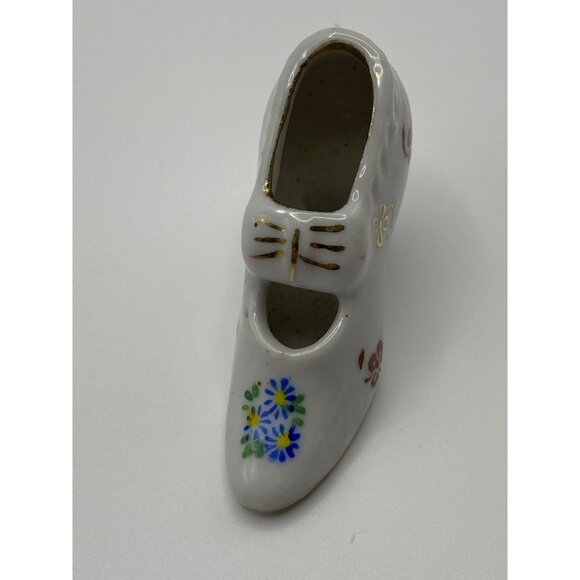 Miniature Porcelain Shoe Figurine With Floral & Gold Details Made In Occupied Ja - Picture 2 of 7